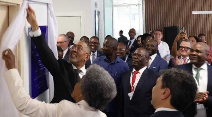 DIAMANTINO AZEVEDO INAUGURA CENTRO DE PERFORMANCE DA SLB