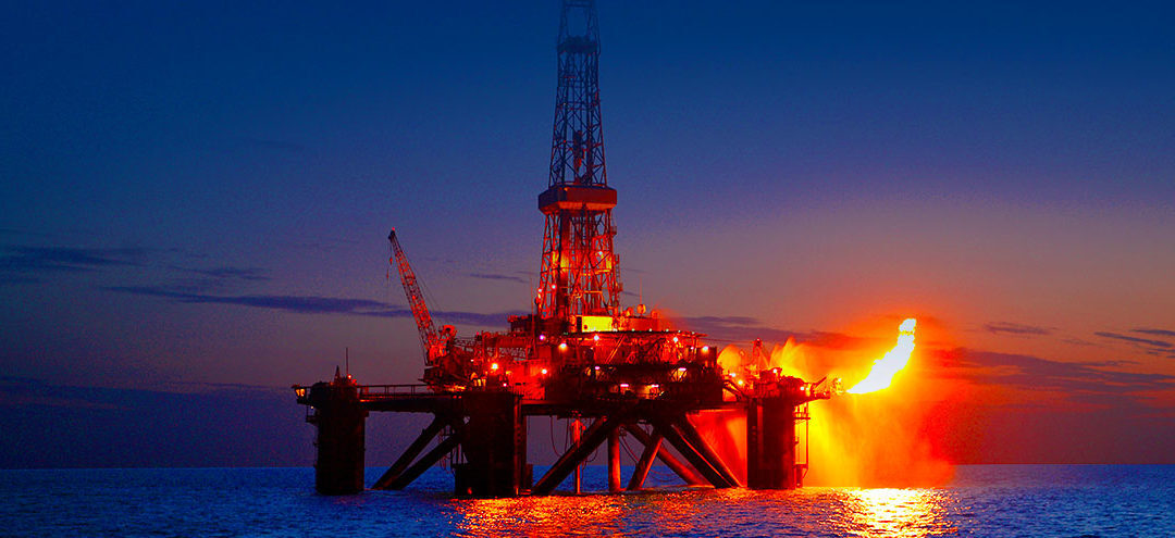 Incêndio em plataforma petrolífera deixa 17 feridos nos mares de Cabinda