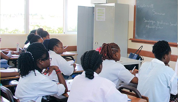Exames Nacionais da 6.ª e 9.ª Classes Começaram Hoje, 9 de Junho